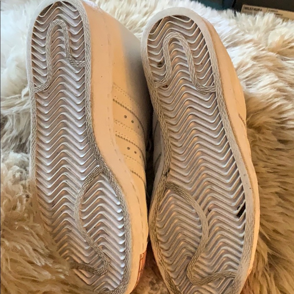 Sneakers - Picture 3 of 4